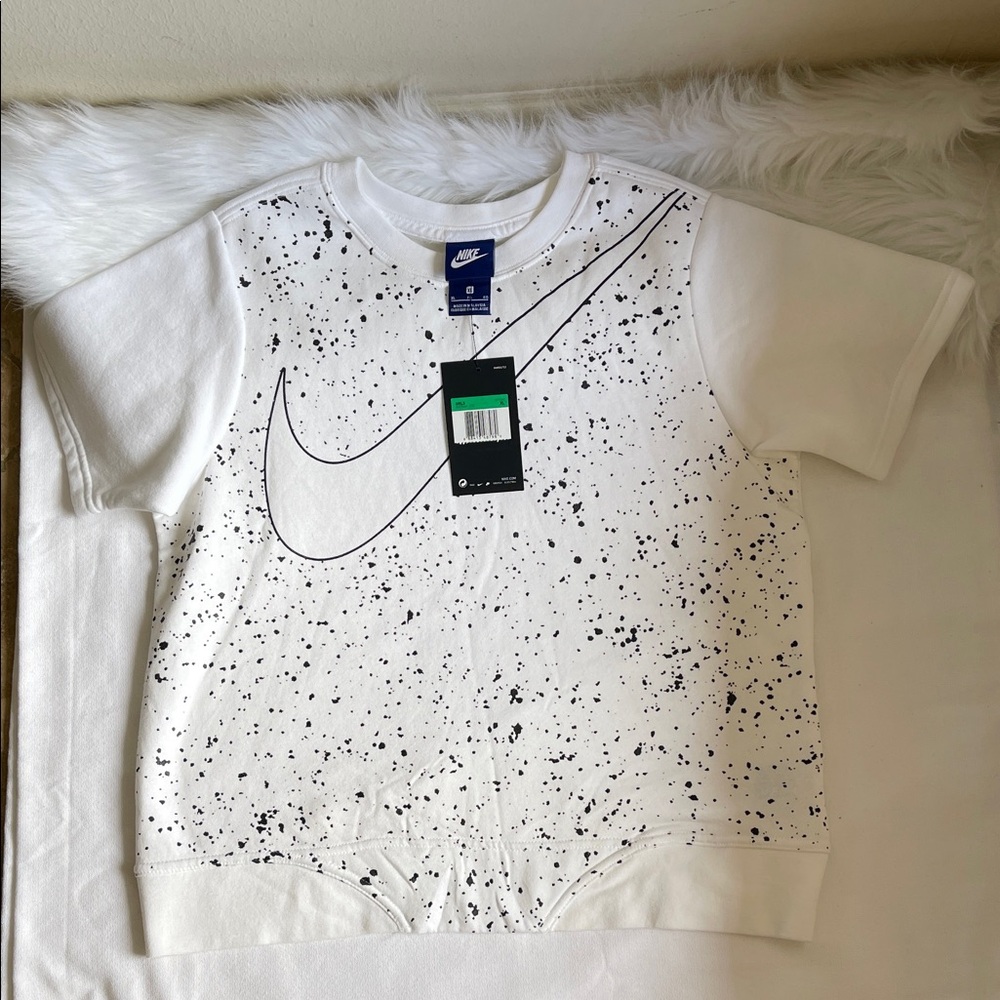 Nike Girls White Tee with Black Speckle Design Size XL.